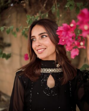 Iqra Aziz Instagram - @aghajaanofficial 🖤❤️
Shop my look on UPTO 80% off ✨ OFFER VALID for 11.11 Sale only 

SHOP NOW and get discounts on UPTO 90% off on https://aghajaan.com.pk 

#IqraAziz #AghaJaan #IqraxAghaJaan