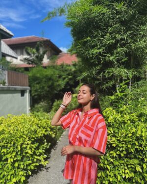 Iqra Aziz Instagram - 🌊☀️🌈