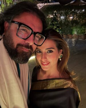 Iqra Aziz Instagram - Anniversary Dinner🦁
In my @thesaarigirl era🦭