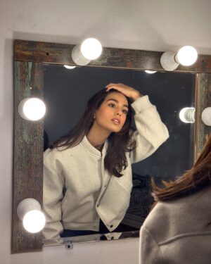 Iqra Aziz Instagram - When Work and PTM come together🐢