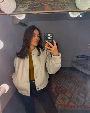 Iqra Aziz Instagram - When Work and PTM come together🐢