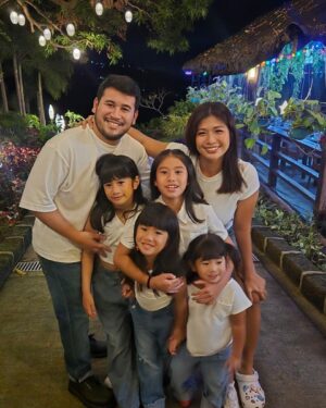 Isabel Oli Instagram - Let’s go 2025 ✨

📸: @giancarloprats