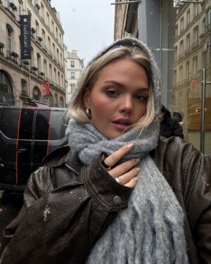 Isadee Jansen Instagram - starry nights in paris with @myjewellery 🌌
*ad