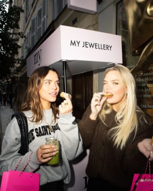 Isadee Jansen Instagram - starry nights in paris with @myjewellery 🌌
*ad