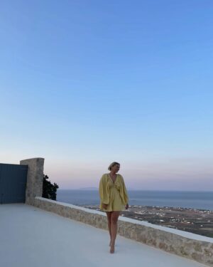 Isadee Jansen Instagram - a fairly tale 💛✨