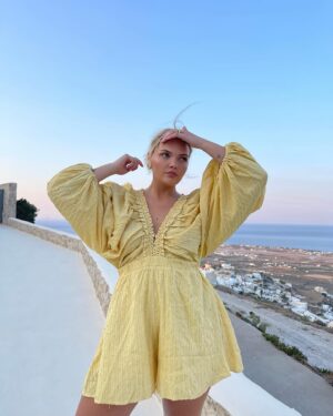 Isadee Jansen Instagram - a fairly tale 💛✨