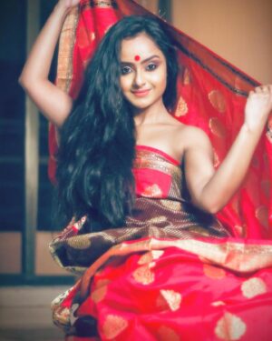 Ishita Ganguly Instagram - শুভ মহালয়া_____🔱🧿🪷🌾🤍❤️🐚🙏

মা আসছেন_____🔱👣🧿❤️🤍🌺🌾🙏

#shubhomahalaya #maa 🔱❤️ #maadurga #happynavratri 🙏🌺 #duggadugga 🌺🧿🙏

Pc: @chintanprajapati21