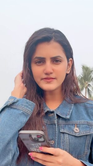 Ishwari Panda Instagram - Instagram beauty…❤️
 …….
………….
#famlove❤️ #reelkarofeelkaro #reelsinstagram #reelsvideo #reelitfeelit #trending #odiasong