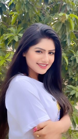 Ishwari Panda Instagram - Ajana gali🤍
.
.
.
.
#shreefam💜