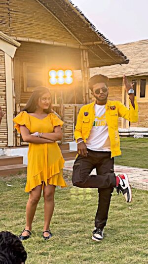 Ishwari Panda Instagram - TAMAKU SEARCH KALE 😎🔥 #dancerritesh #shooting #shoot #album #musicvideo #trending #trendingreels #instareels #odiasong #callforodia #odiareels #odiamuser #odia #odisha #foryou #fyp #explore #million #1Mveiws #1M