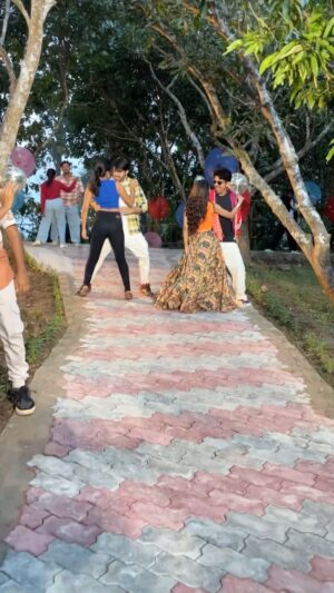 Ishwari Panda Instagram - Gulabi Gudiya ❤️❤️

Make reels on this track and tag us….
@the.sanjaymohapatra 
@ishwaripanda 
@pratichisatapathy.official 
@i_am_rahulray 
@_badmash_bunty_ 

#Gualabigudiya
#jpp 
#odia 
#odiamusicvideo 
#song 
#odiasong