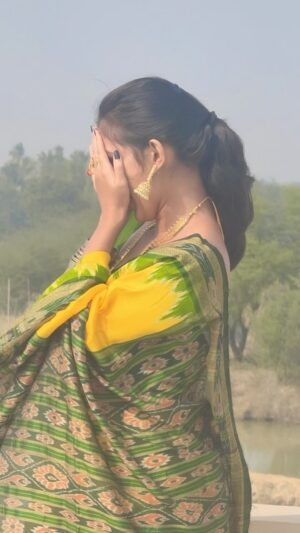 Ishwari Panda Instagram - Omg🤪#dailypost #reelsinstagram #reelsindia #reels #reelkarofeelkaro #reelsviral #reel #reelsinsta #reelsvideo #trendingreels #trend #trendy #trendingsongs #trendingnow #viralvideos #viral #viralreels #viralodia #viralodisha #expression #dance #fyp #foryou #1m #million #odia #odiasong #odiareels #odiamuser #odiagirl
