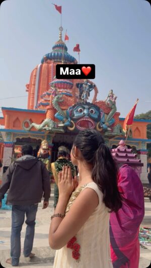 Ishwari Panda Instagram - कर्म | सब्र| मोक्ष 📿 Jay Maa Dhamarai ❤️ Jay Jagannath 🖤#blessed #greatful #jayjagannath #jaymaadhamarai #newyearpost #reelsinstagram #reelkarofeelkaro #reelsviral #reels #reelsindia #reelitfeelit #trend #viral #odia #odisha #odiamuser #instagram #ishwaripanda