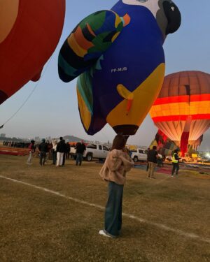 Isidora Vives Instagram - Amando mi día 🤍 @figleon 
Festival internacional del globo en León
