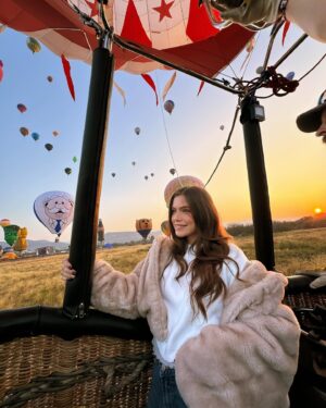 Isidora Vives Instagram - Amando mi día 🤍 @figleon 
Festival internacional del globo en León