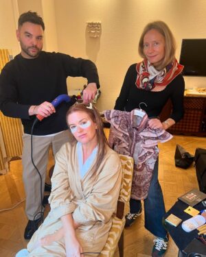 Isla Fisher Instagram - Thank you @zimmermann SS25 Show in Paris. So fun