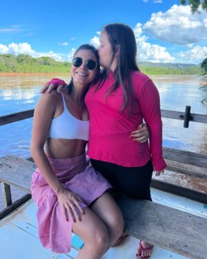 Jakelyne Oliveira Instagram - Não é terapia, mas é terapêutico 🌻🌾

Família, amor e natureza, meu combo perfeito da felicidade!