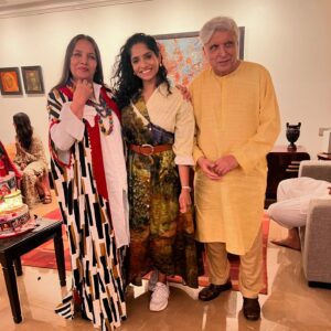 Jamie Lever Instagram - ‘You are my birthday gift to Shabana’ He said 
 You are doing something right if The Legend JAVED AKHTAR sahab requests you to perform for Shabana ji on her special day🙏🏽
It’s been a beautiful day ❤️ So grateful, God is kind 🙏🏽