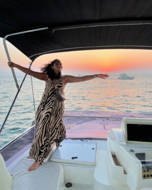 Jamie Lever Instagram - Thank you soo much @deepseaadventuresdxb @raynatours_ for arranging this Yacht 🛥️ ride for us in #Dubai… We had the best time & the most beautiful view of the sunset..