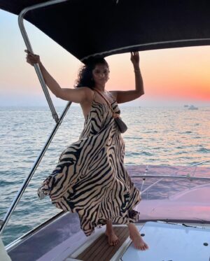 Jamie Lever Instagram - Thank you soo much @deepseaadventuresdxb @raynatours_ for arranging this Yacht 🛥️ ride for us in #Dubai… We had the best time & the most beautiful view of the sunset..