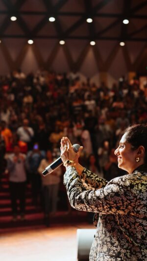 Jamie Lever Instagram - A night to remember 🌠 Thank you #Mumbai @ncpamumbai 

CATCH ME LIVE 👇🏽⚡️
10th Nov - Dinanath Mangeshkar Hall, Vile Parle
22nd Dec- Prabodhan Thackeray, Boriwali 
11th Jan- Nehru Auditorium, Worli 
Special thanks🙏🏽@jimmy.moses 
Show People- @harshbadheka29 @kustubhtrivedi 

Video Production Team : 
RASA DGTL
@goddie.45 @oliverafilms @jayysingh_ @lil_mystrian