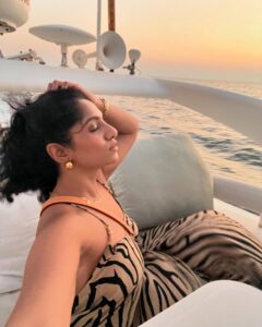 Actress Jamie Lever HD Photos and Wallpapers October 2024