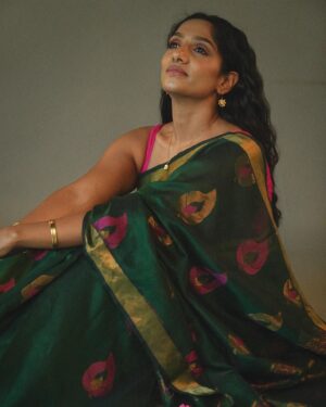 Jamie Lever Instagram - 🪴
📷 @mayurshedgephotography 
HMU @makeup.artist.anusha