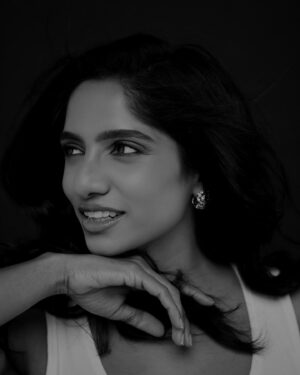 Jamie Lever Instagram - In my pretty girl era… #always 😉
📸 @mayurshedgephotography 
HMU @makeup.artist.anusha 

#portrait #blackandwhite #bw #portraitphotography #jamielever