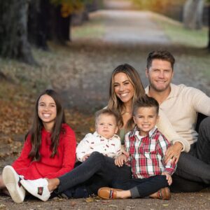 Jana Kramer Instagram - Merry Christmas from the Russell’s ♥️🎄. Wishing you and your family a beautiful day.