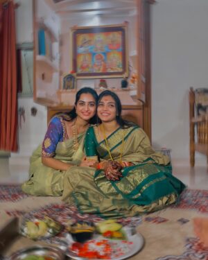 Janani Ashok Kumar Instagram - H A P P Y  B I R T H D A Y  M Y  K I M ❤️ @janani_ashokkumar ❤️

‘A child in me adores the mother in you’💜🧿✨🐤🪬🫂🥹
 I feel Your love and care know no limits🥹
 Stay the same , at least for me 🙈😜😅❤️

Thank you for being a part of my life for years & giving me the best support you could give me ❤️✨🫂🧿🪬
I love how we have seen each other grow beautifully over the years 🥂

May all your “soons” turn into “finally”🪬
To many more memories with you 🥂✨ love you always❤️❤️❤️🫂

Have a fantastic year ahead deeeee❤️😍🧿🥂🫂🐤