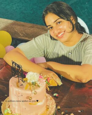 Janani Ashok Kumar Instagram - H A P P Y  B I R T H D A Y  M Y  K I M ❤️ @janani_ashokkumar ❤️

‘A child in me adores the mother in you’💜🧿✨🐤🪬🫂🥹
 I feel Your love and care know no limits🥹
 Stay the same , at least for me 🙈😜😅❤️

Thank you for being a part of my life for years & giving me the best support you could give me ❤️✨🫂🧿🪬
I love how we have seen each other grow beautifully over the years 🥂

May all your “soons” turn into “finally”🪬
To many more memories with you 🥂✨ love you always❤️❤️❤️🫂

Have a fantastic year ahead deeeee❤️😍🧿🥂🫂🐤