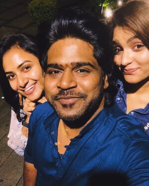 Janani Ashok Kumar Instagram - H A P P Y  B I R T H D A Y  M Y  K I M ❤️ @janani_ashokkumar ❤️

‘A child in me adores the mother in you’💜🧿✨🐤🪬🫂🥹
 I feel Your love and care know no limits🥹
 Stay the same , at least for me 🙈😜😅❤️

Thank you for being a part of my life for years & giving me the best support you could give me ❤️✨🫂🧿🪬
I love how we have seen each other grow beautifully over the years 🥂

May all your “soons” turn into “finally”🪬
To many more memories with you 🥂✨ love you always❤️❤️❤️🫂

Have a fantastic year ahead deeeee❤️😍🧿🥂🫂🐤