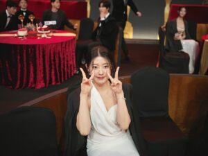 Jang Na-ra Instagram - 너무너무 자랑스러운 우리 굿파트너 팀💝

photo by 표지훈