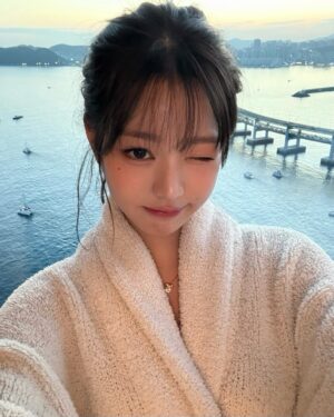 Jang Won-young Instagram - 안녕 2025🤍