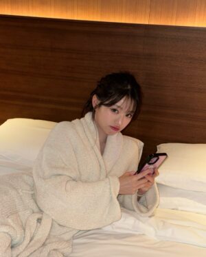 Jang Won-young Instagram - 안녕 2025🤍