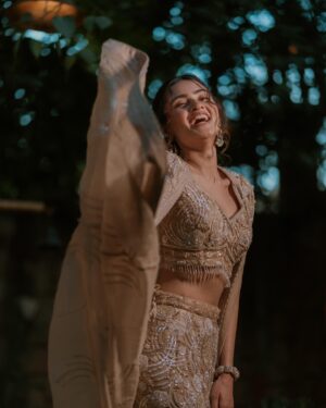 Janki Bodiwala Instagram - Wedding bells 🔔 2024 #groomsfriendbridesfriend 

Stylist - @styleitwithniki 
Outfit - @studio.mikukumar 
Jewellery - @ak_zaveri 
Clicks - @malharkjani & team
Hair by @evara_099