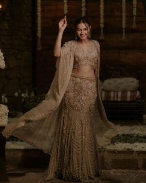 Janki Bodiwala Instagram - Wedding bells 🔔 2024 #groomsfriendbridesfriend 

Stylist - @styleitwithniki 
Outfit - @studio.mikukumar 
Jewellery - @ak_zaveri 
Clicks - @malharkjani & team
Hair by @evara_099
