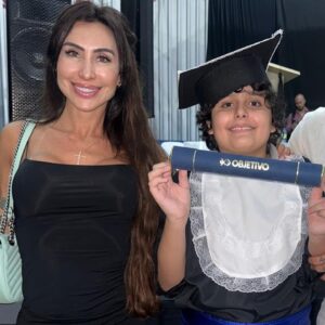 Jaque Khury Instagram - Meu filho se formou! Que lindo 💖