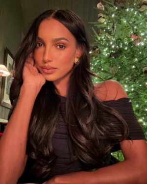Jasmine Tookes Instagram - ❄️🤎🎄