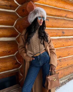 Jasmine Tookes Instagram - Aspen has my 🤎

@fwrd @revolve #revolvewinter