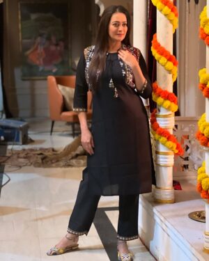 Jaswir Kaur Instagram - Simple and Elegant 😍
Wearing @erisha_brand