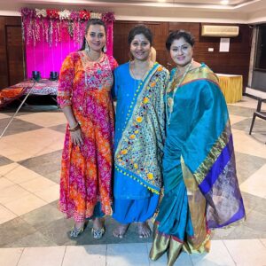Jaswir Kaur Instagram - Some pictures from Mata Ki Chowki at Ravi ji and Sudha ji 
🙏💐😇
