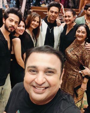 Jaswir Kaur Instagram - Passing the Positive Energy 🤩🤗♥️