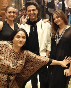 Jaswir Kaur Instagram - Passing the Positive Energy 🤩🤗♥️