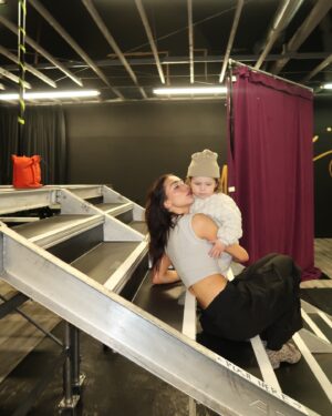 Jenna Johnson Instagram - My mini me came to check in on mama at @dwtstourofficial rehearsals 🥹