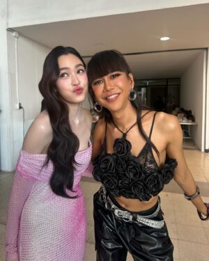 Jennie Panhan Instagram - สุขสันต์วันเกิดล่วงหน้าพี่กลัฟนะ @gulfkanawut 🎂⚽️♥️ ขอบคุณที่ให้พี่ได้เป็นส่วนหนึ่งในวันดีๆ ของพี่กลัฟอีกแล้วน้าาาา ขอให้คนได้เห็นความน่ารักความอบอุ่นของพี่กลัฟมากขึ้นอีกเป็นล้านๆ คน ขอให้คนตกหลุมรักพี่กลัฟเพิ่มขึ้นอีกเป็นล้านๆ เท่า และขอให้พี่กลัฟมีความสุขมากขึ้นอีกล้านๆ เปอร์เซนต์เลยน้าาา HBD ค้าบบบบ 😊 #GulfConcert2024