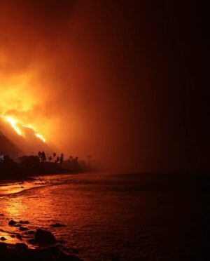 Jennifer Beals Instagram - I’m thinking of everyone who has lost their homes and businesses to these unquenchable #wildfires. I’m thinking of the terrified animals in the parks whose trails I would run to clear my mind. I hold my friends whose homes have been sheared to the ground deep in my heart. The loss of a home is so painful, the potential loss of memories so devastating. My heart is broken. Please pray for the winds to abate, for the stores of water to be replenished. 
Thank you to all the brave first responders. 

1st 📸 RP@latimes pic by Gina Ferrazi