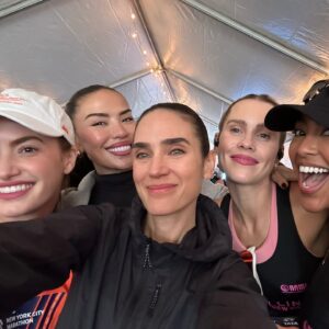 Jennifer Connelly Instagram - Thanks to everyone who made this such an amazing day — the new friends I made before the race, the incredible crowd that supported us all the way, the volunteers and organizers who made it possible, and my family - the best cheer squad ever. Congrats to all the runners, and special shout out to everyone who donated to @fredsteammskcc. 
I love NY !!!!!🗽 
@nycmarathon @nyrr