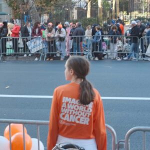 Jennifer Connelly Instagram - Thanks to everyone who made this such an amazing day — the new friends I made before the race, the incredible crowd that supported us all the way, the volunteers and organizers who made it possible, and my family - the best cheer squad ever. Congrats to all the runners, and special shout out to everyone who donated to @fredsteammskcc. 
I love NY !!!!!🗽 
@nycmarathon @nyrr
