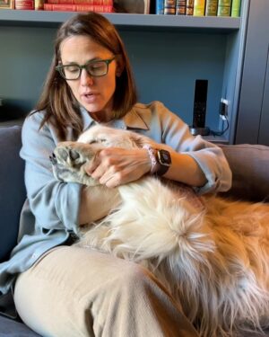 Jennifer Garner Instagram - It is hard to know how to write this— it seems nuts, given the world, to mourn a pet, but since we have shared Birdie with all of you, it only seems fair to let you know of her passing. Birdie let us know on Thursday that she wasn’t feeling herself (a renowned foodie, Birdie never missed a meal). We were surprised to learn that, not only was she very ill, she was at the end of her life. The vet told us that dogs often hang on until their person comes home from college and we believe Birdie did just that, so that we could pet her soft ears together and thank her for being the world’s best dog. Birdie loved to be read to, always found her way into a Pretend Cooking Show, and knew just how to give people what they needed (as evidenced by her happy days as a dog therapy team with Mo). She lived a happy dog life and is now in the role she was born to play: angel girl. It’s a gift to love and be loved by such a creature as Birdie the Doggie. 🐾🪽